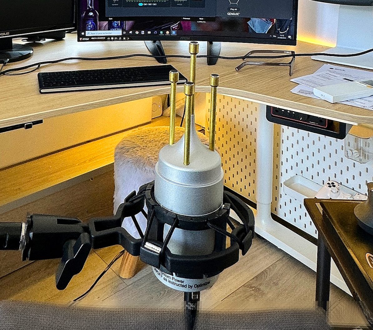 Micro de référence au poste de mastering